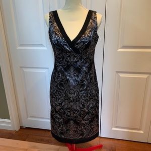 Jones wear size 10 black and silver satin feel dress